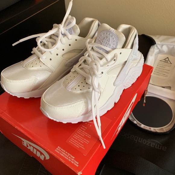 nike huaraches - brand new - Picture 2 of 2